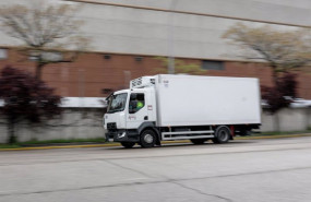 ep un camion llega a mercamadrid en madrid espana a 15 de abril de 2020