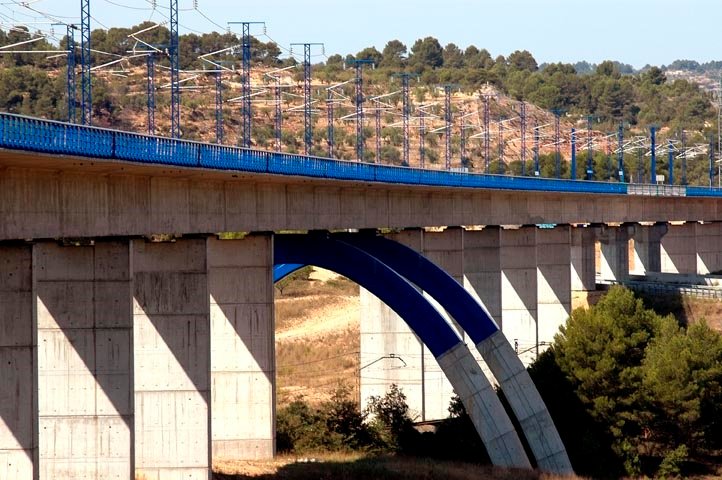 Viaducto de línea AVE de Adid | ADIF//ALONSO SERRANO - Archivo ep viaducto de linea ave de adid