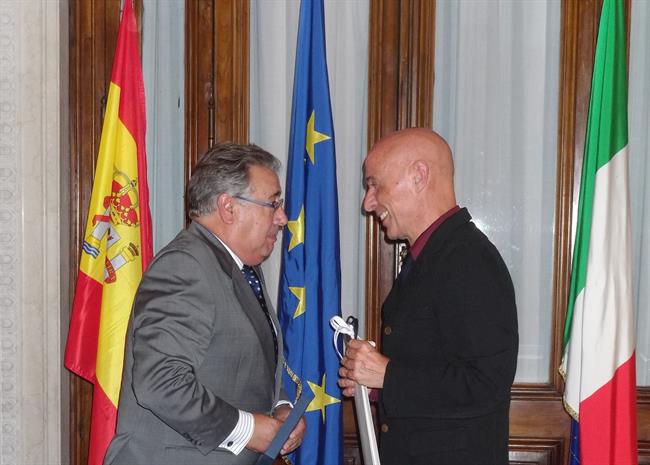 Zoido se reúne con su homólogo italiano, Marco Minniti | MINISTERIO DE INTERIOR ep zoidoreunesu homologo italiano marco minniti