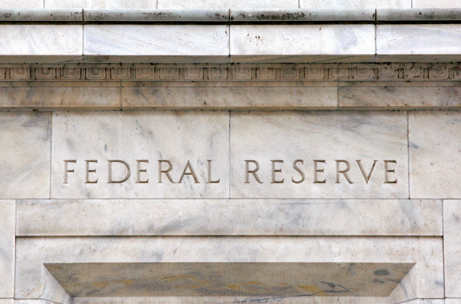 Collins (Fed) anticipa "algún modesto endurecimiento" de la política monetaria