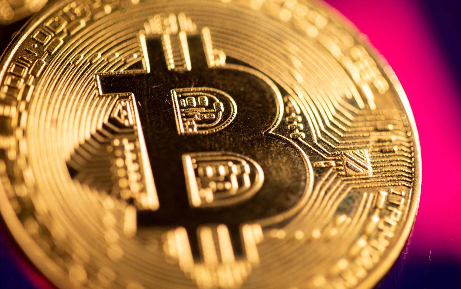 El bitcoin sube y recupera los 51.000 dólares tras el estropicio del fin de  semana - Bolsamania.com
