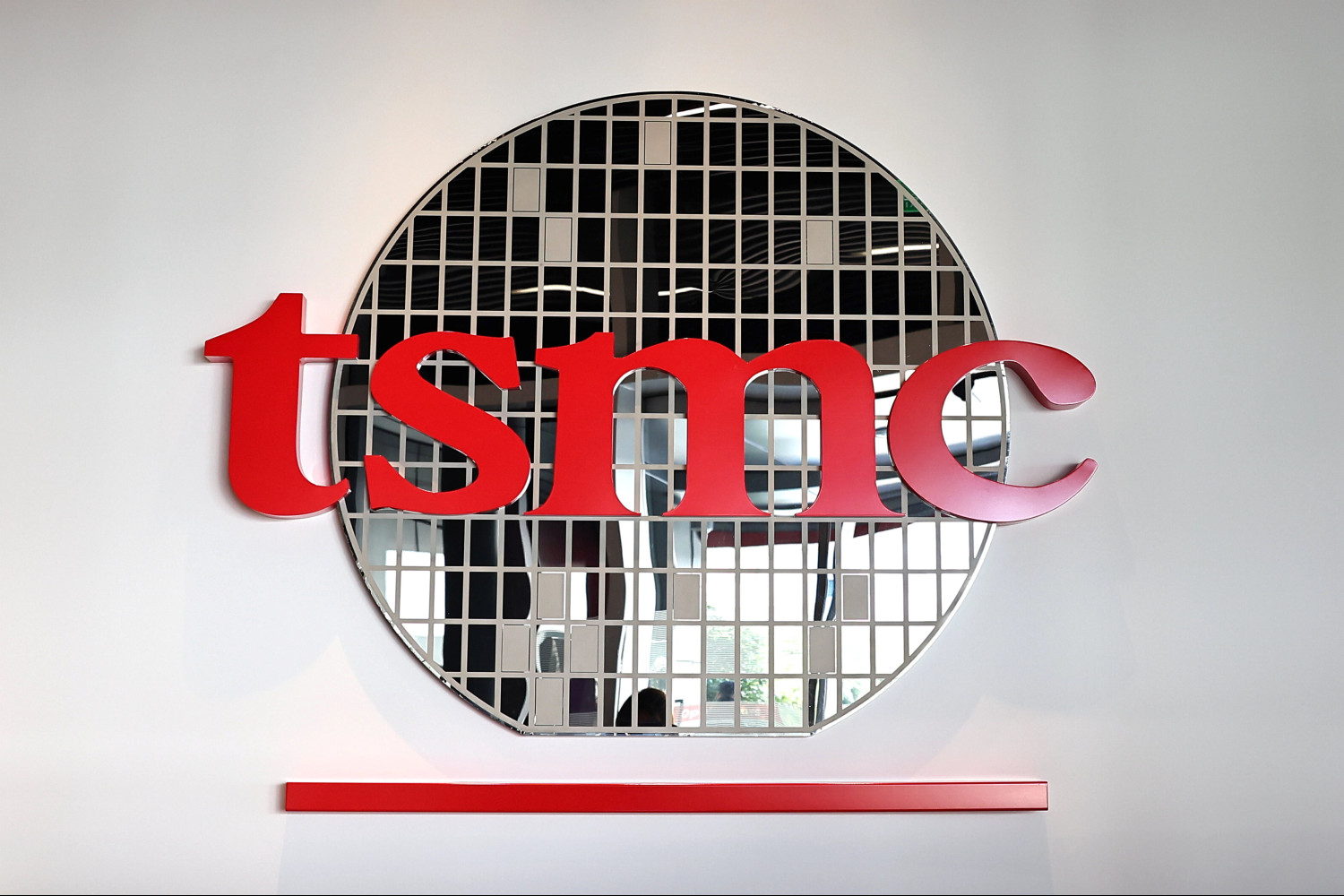 TSMC dispara un 53% sus ingresos en agosto y alcanza un nuevo récord mensual