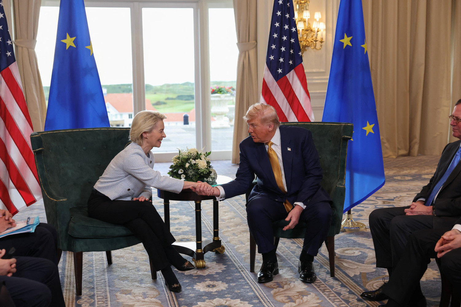 La UE y EEUU cierran por escrito el acuerdo formal para un arancel general del 15%