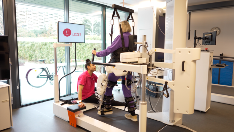 neurofisioterapeuta de lescer emeis y paciente en una maquina lokomat 20260323161117 