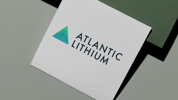 dl atlántico de litio objetivo ironridge recursos ewoyaa logotipo del proyecto de litio