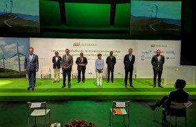 ep acto de firma de contratos de iberdrola con seis empresas asturianas