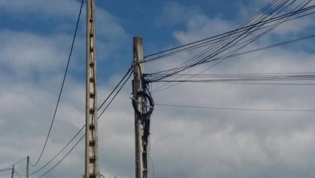 ep archivo   cables de electricidad poste de luz