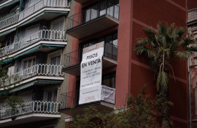 ep archivo   cartel de venta en una fachada de un edificio a 25 de abril de 2023 en barcelona