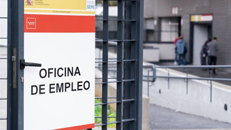 ep archivo entrada a una oficina de empleo ep archivo entrada a una oficina de empleo