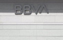 ep archivo   nuevo logo del bbva en la fachada del edificio la vela sede de la compania en madrid