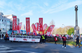 ep archivo   trabajadores del sector conservero se manifiestan en vilagarcia de arousa pontevedra