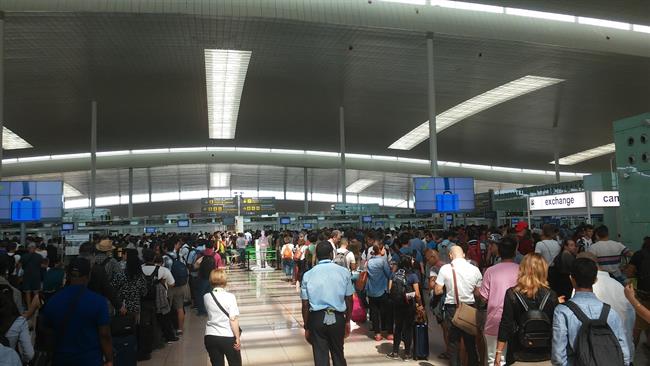 ep colascontrolseguridadaeropuertobarcelona