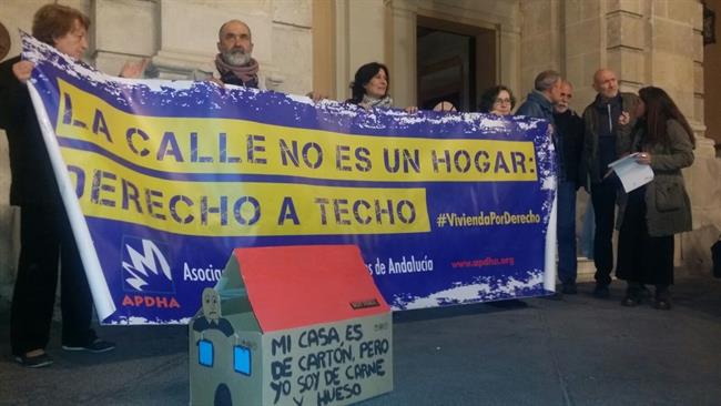Concentración que subraya que la calle no es un hogar | APDHA ep concentracionsubrayala calleeshogar
