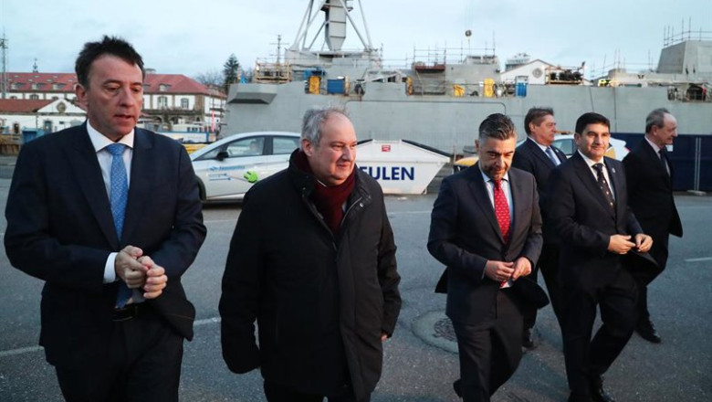 ep el ministro de industria y turismo jordi hereu 2i y el delagado del gobierno en galicia pedro