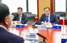 ep el ministro de transportes oscar puente en su visita a china