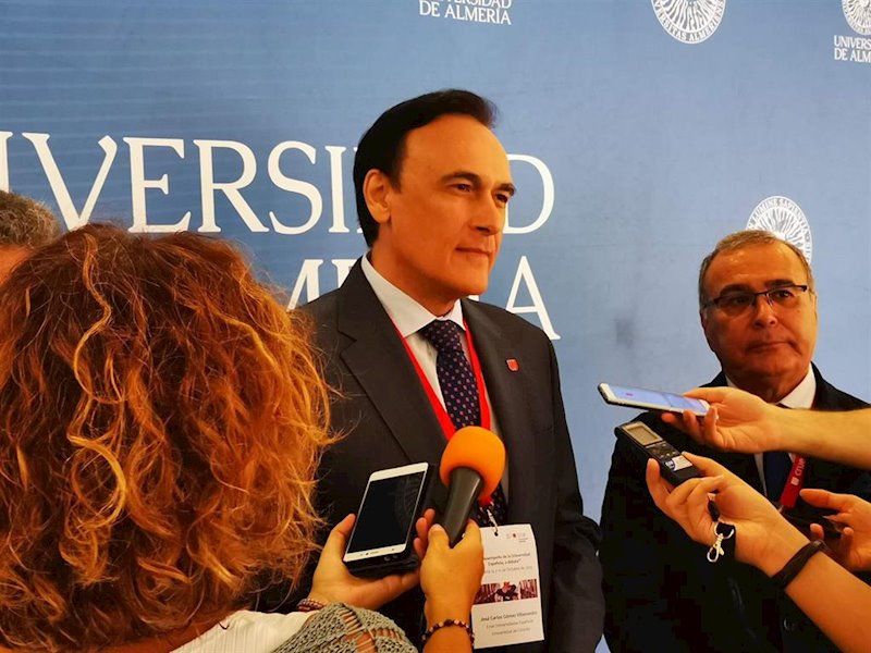 ep el presidente de la crue atiende a los medios en la ual ep el presidente de la crue atiende a los medios en la ual