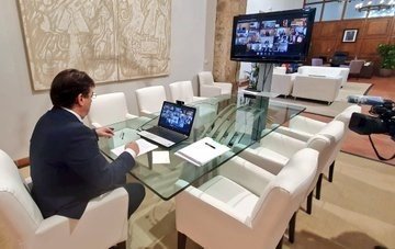 El presidente de la Junta de Extremadura, Guillermo Fernández Vara, en videoconferencia con Pedro Sánchez y los presidentes autonómicos | JUNTA DE EXTREMADURA ep el presidente de la junta de extremadura guillermo fernandez vara en videoconferencia con pedro