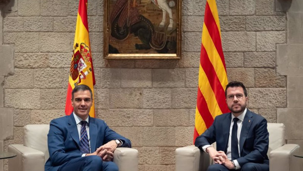 ep el presidente del gobierno pedro sanchez i y el presidente de la generalitat en funciones pere