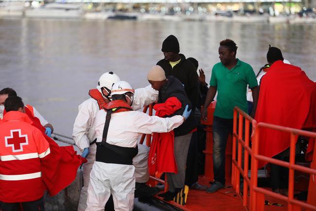 Fotos Málaga: Llegada Al Puerto De 55 Inmigrantes 1 | EUROPA PRESS ep fotos malaga llegadapuerto55 inmigrantes 1