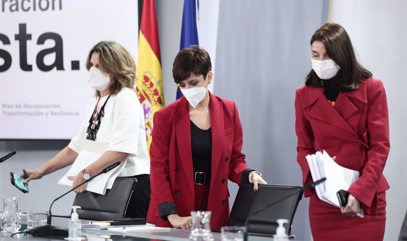 El Gobierno mantiene el IVA al 4% en las mascarillas quirúrgicas hasta julio de 2022