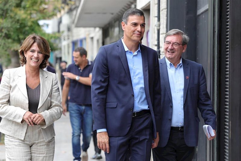 ep la exministra de justicia dolores delgado y el presidente del gobierno en funciones pedro sanchez