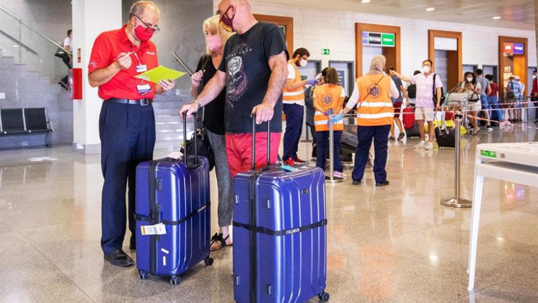 ep pasajeros procedentes de un vuelo de reino unido a menorca ep pasajeros procedentes de un vuelo de reino unido a menorca