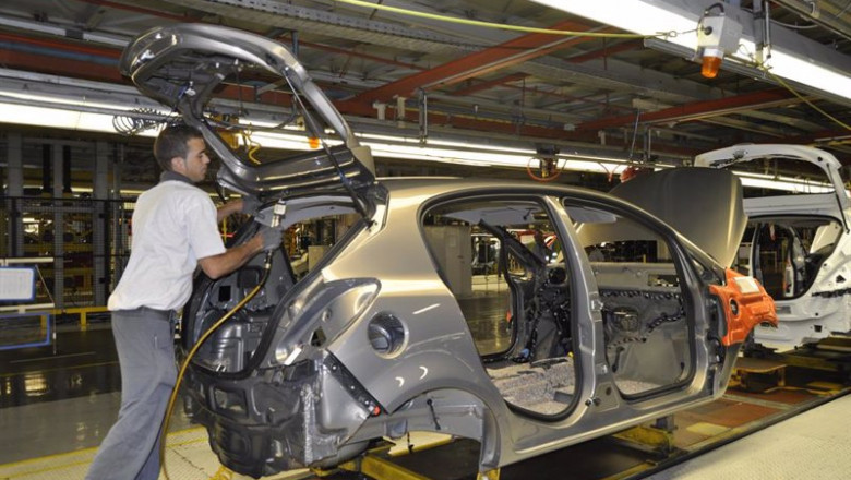 La planta de Opel/PSA de Figueruelas contratará a 200 trabajadores eventurales a tiempo parcial. | EUROPA PRESS - Archivo ep psa de figueruelas contratara a 200 trabajadores eventurales a tiempo parcial