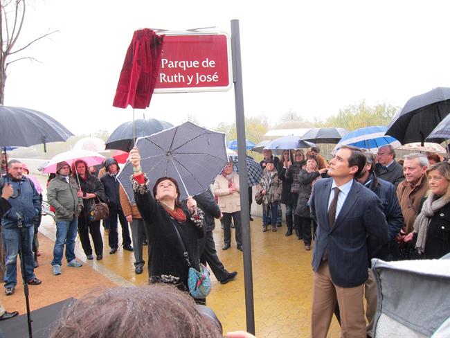 ep ruth ortiz descubre ante jose antonio nieto la placanombreparque