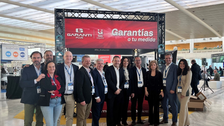 equipo garantiplus y mobius con presidenta faconauto 