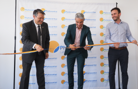 joaquin arno vicepresidente primero del consell comarcal del maresme mikael bresson ceo del grupo phytocontrol y albert ventura concejal de ocupacio y empresas del ayuntamiento de cabrera de mar