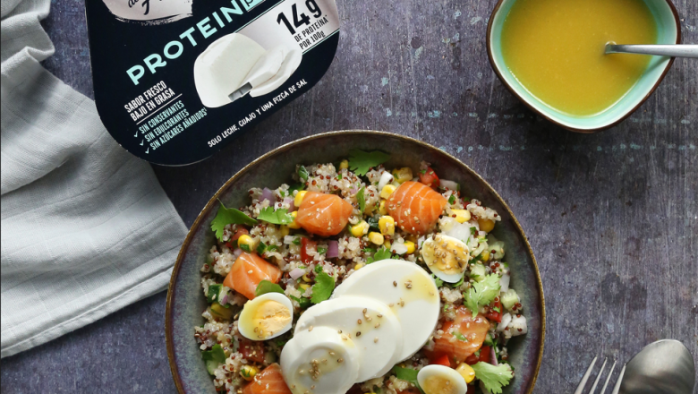 ensalada de qunoa con salmn y burgo de arias protein plus 1