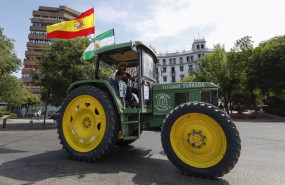 ep archivo   regantes durante la tractorada para reclamar la autorizacion del riego con aguas