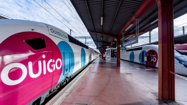 ep archivo   un tren en el anden durante la inauguracion de la linea de ouigo entre madrid albacete