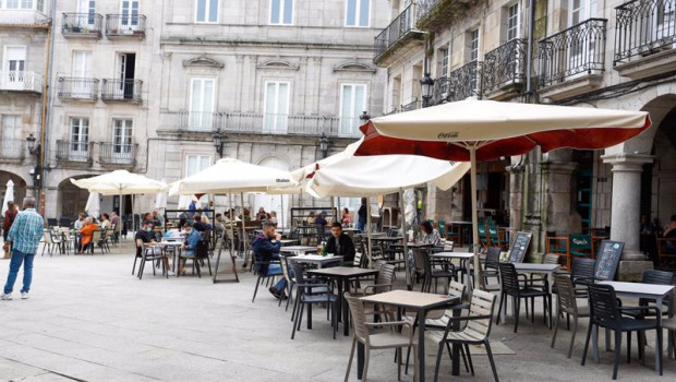 ep archivo   una terraza de vigo en pontevedra galicia espana