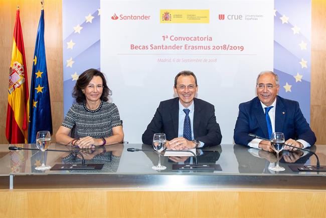 Botín, Duque y Fernández en la firma del programa 'Becas Santander Erasmus' | SANTANDER ep botin duquefernandezla firmaprograma becas santander erasmus