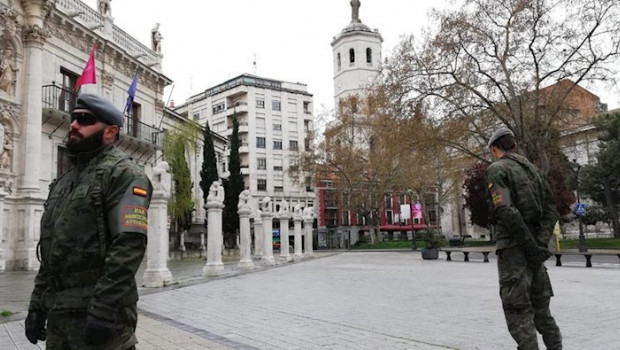 ep efectivos de la brilat en la plaza de la universidad de valladolid