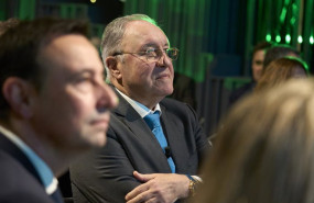 ep el presidente de sidenor mirai y talgo jose antonio jainaga d junto al consejero de economia