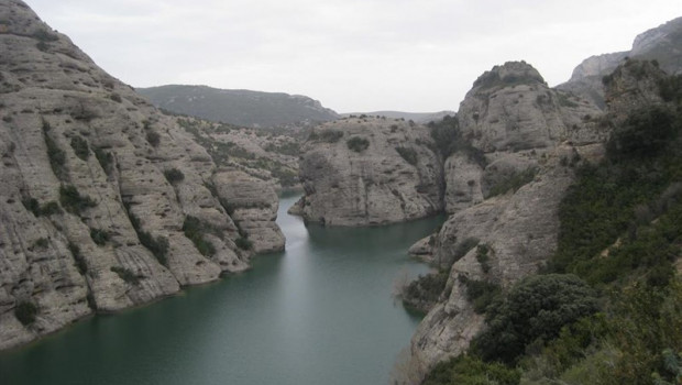 ep embalse de vadiello en la provincia de huesca
