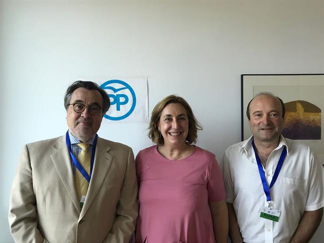 Francisco Parres, Silvia Valmaña y Alfonso Triviño | PRENSA ACP ep francisco parres silvia valmanaalfonso trivino