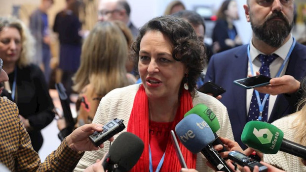 ep la ministra de trabajo migraciones y seguridad social en funciones magdalena valerio atiende a