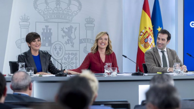 ep la ministra de vivienda y agenda urbana isabel rodriguez la portavoz pilar alegria y el ministro