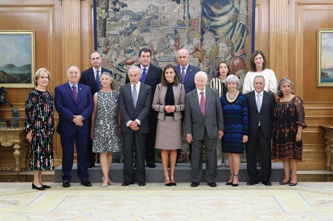 La Reina Letizia recibe a la comisión de pintura virreinal del Museo del Prado | CASA REAL ep la reina letizia recibela comisionpintura virreinalmuseoprado