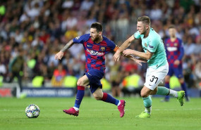 ep leo messi intenta escaparse de skriniar en el fc barcelona-inter de la liga de campeones ep leo messi intenta escaparse de skriniar en el fc barcelona-inter de la liga de campeones