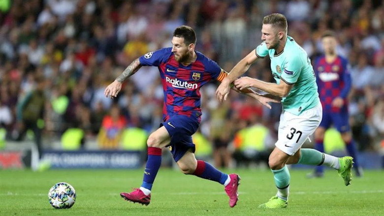 ep leo messi intenta escaparse de skriniar en el fc barcelona-inter de la liga de campeones ep leo messi intenta escaparse de skriniar en el fc barcelona-inter de la liga de campeones
