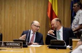 ep ministro cristobal montoro compareciendo