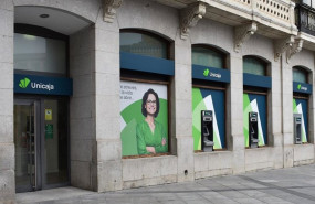 ep oficina del la entidad bancaria unicaja en una imagen de archivo