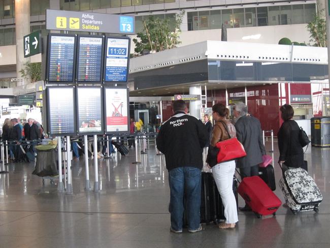 ep pasajeros aeropuertomalaga-costasol turistas vuelos maletas viajes