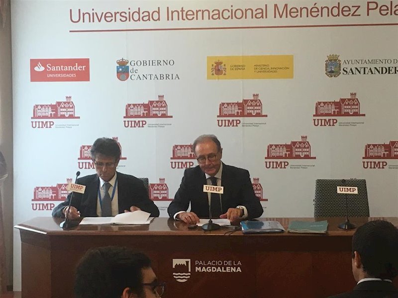 ep presidente y director general de farmaindustria martin selles y umberto arnes en la uimp