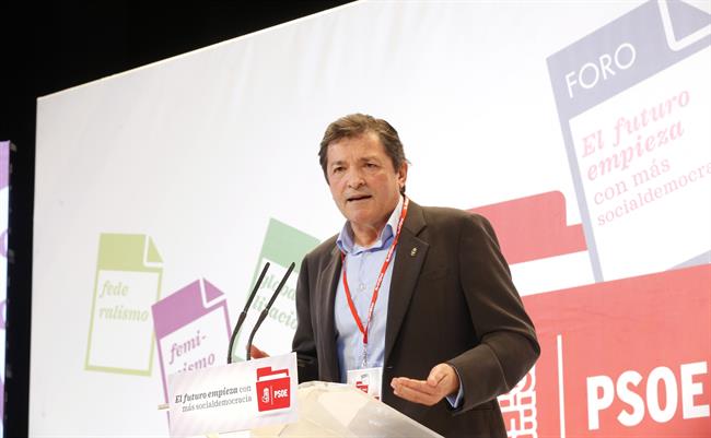 El presidente de la Gestora, Javier Fernández, en el foro político del PSOE | FLICKR PSOE ep presidentela gestora javier fernandez enforo politicopsoe
