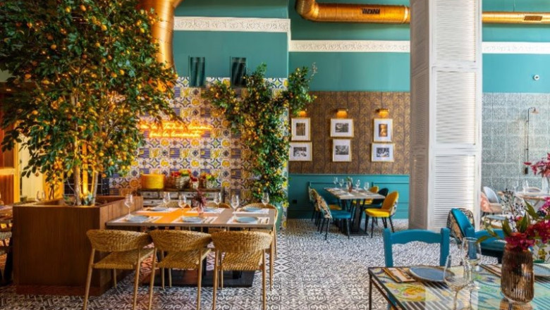ep restaurante del grupo la mafia se sienta a la mesa
